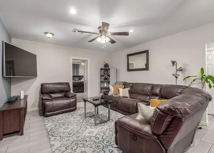 3br With Game Table Bbq & Parking *