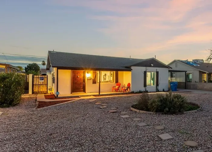Holiday home 3br With Game Table Bbq & Parking Phoenix