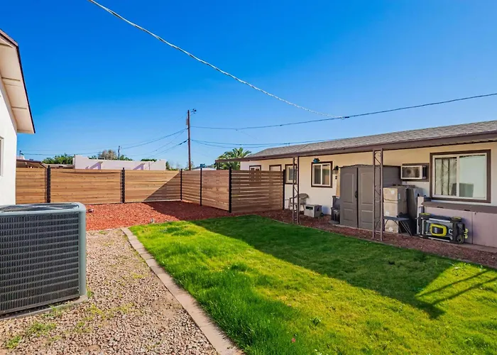 Holiday home 3br With Game Table Bbq & Parking
